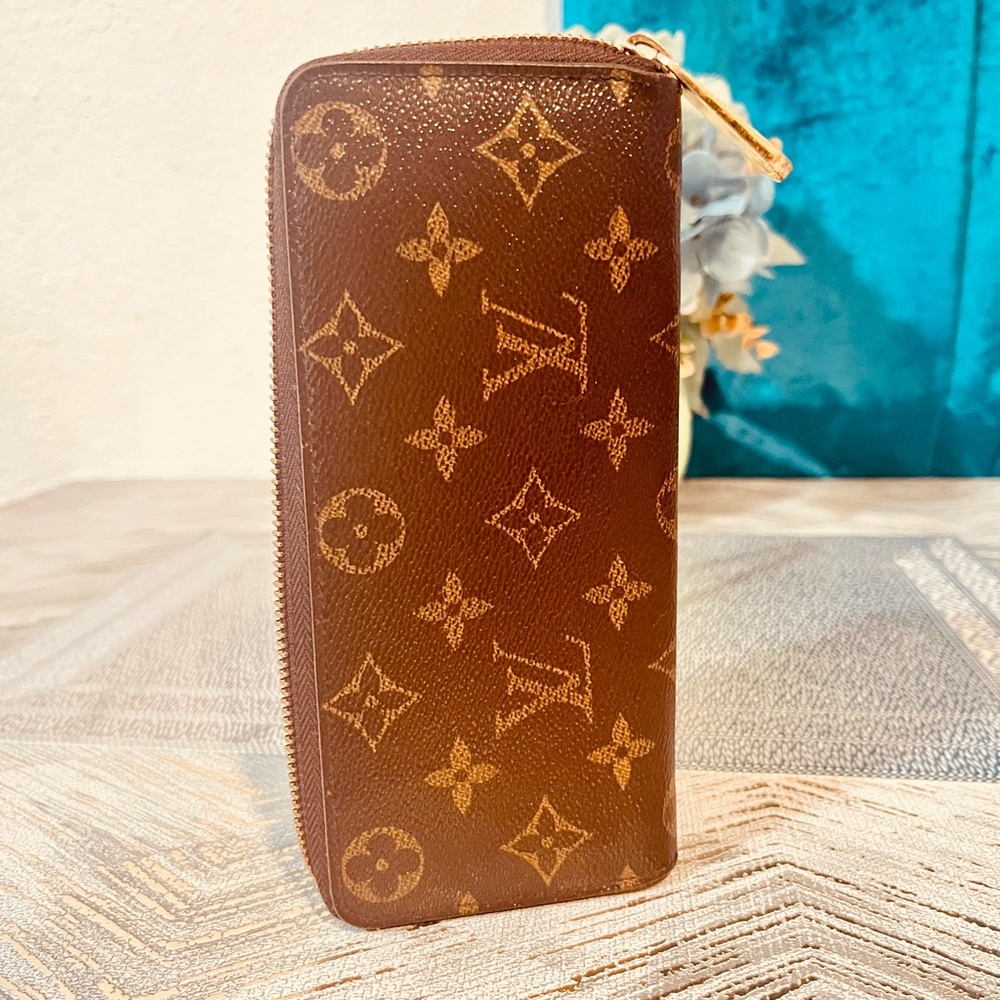 Louis Vuitton Monogram long zippy Wallet - Picture 7 of 15